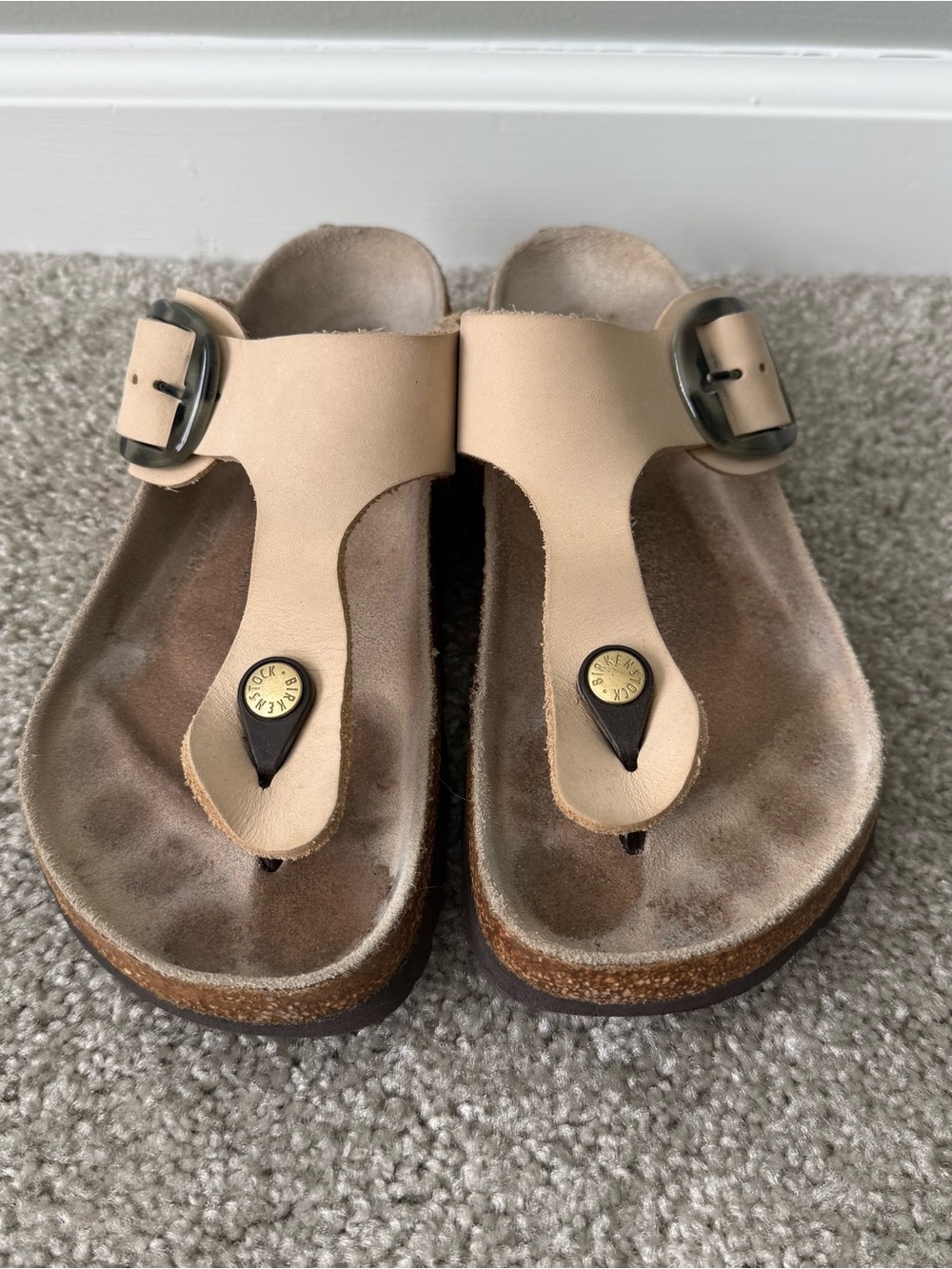 Light Beige Leather Thong Sandals with Tortoise Big Buckles